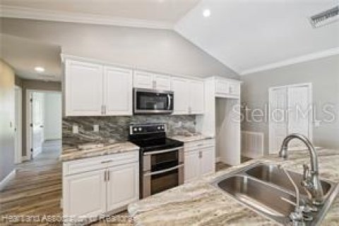 House in Lake Placid, Florida 5 bedrooms, 369.66 sq.m. № 1918597 - photo 29