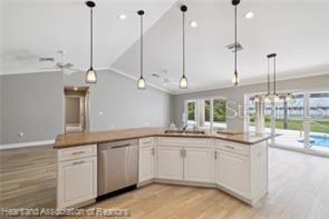 House in Lake Placid, Florida 5 bedrooms, 369.66 sq.m. № 1918597 - photo 22