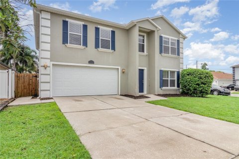 Casa en venta en Orlando, Florida, 4 dormitorios, 211.35 m2 № 1901836 - foto 1