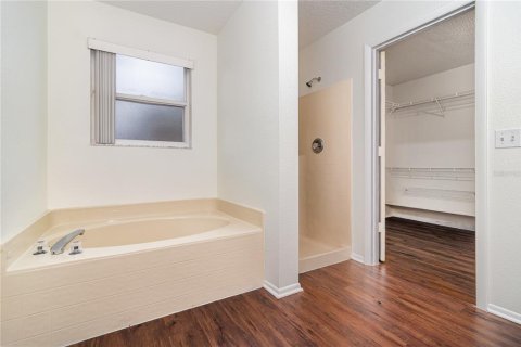 Casa en venta en Orlando, Florida, 4 dormitorios, 211.35 m2 № 1901836 - foto 18
