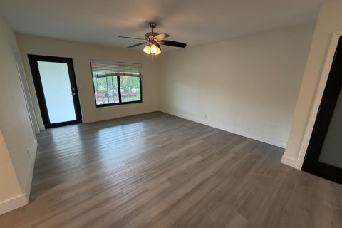 Apartment in Fort Lauderdale, Florida 2 bedrooms, 1041.43 sq.m. № 2392772 - photo 7