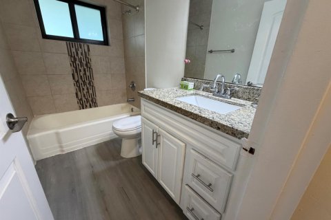 Apartment in Fort Lauderdale, Florida 2 bedrooms, 1041.43 sq.m. № 2392772 - photo 12