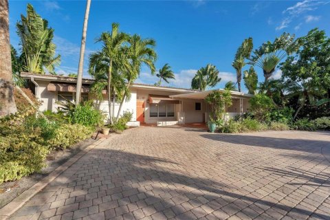 House in Wilton Manors, Florida 3 bedrooms, 153.94 sq.m. № 2393210 - photo 14