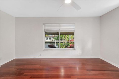 House in Wilton Manors, Florida 3 bedrooms, 153.94 sq.m. № 2393210 - photo 27