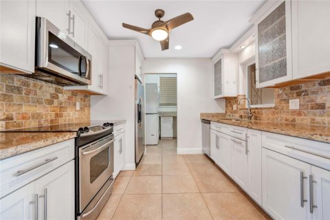 House in Wilton Manors, Florida 3 bedrooms, 153.94 sq.m. № 2393210 - photo 4