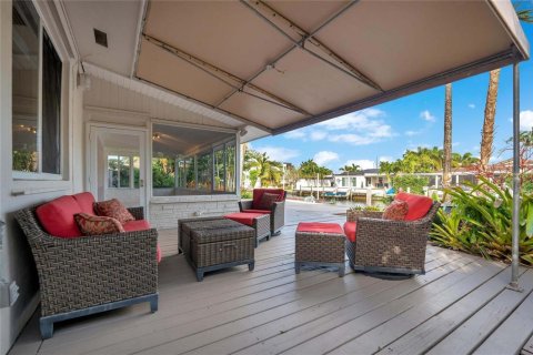 House in Wilton Manors, Florida 3 bedrooms, 153.94 sq.m. № 2393210 - photo 12