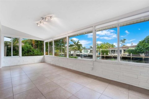 House in Wilton Manors, Florida 3 bedrooms, 153.94 sq.m. № 2393210 - photo 22