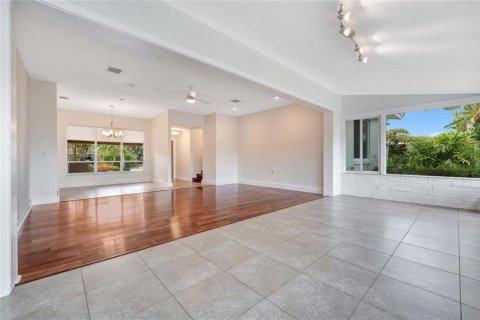 House in Wilton Manors, Florida 3 bedrooms, 153.94 sq.m. № 2393210 - photo 23