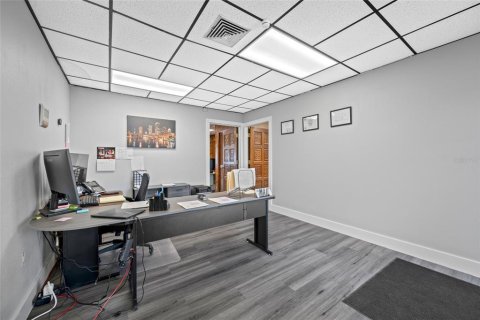 Commercial property in Tampa, Florida 629.88 sq.m. № 2096375 - photo 15