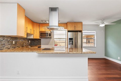 Купить кондоминиум в Делрей-Бич, Флорида 2 спальни, 84.26м2, № 2002439 - фото 5