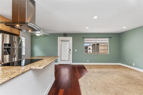 Купить кондоминиум в Делрей-Бич, Флорида 2 спальни, 84.26м2, № 2002439 - фото 8