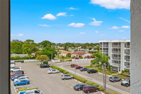 Copropriété à louer à Saint Petersburg, Floride: 3 chambres, 139.35 m2 № 1572729 - photo 27