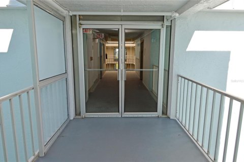 Copropriété à louer à Saint Petersburg, Floride: 3 chambres, 139.35 m2 № 1572729 - photo 4