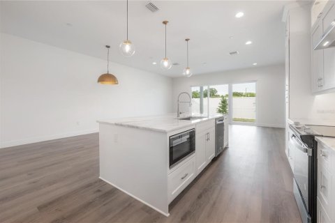 Touwnhouse à vendre à Tampa, Floride: 3 chambres, 189.06 m2 № 2235595 - photo 16