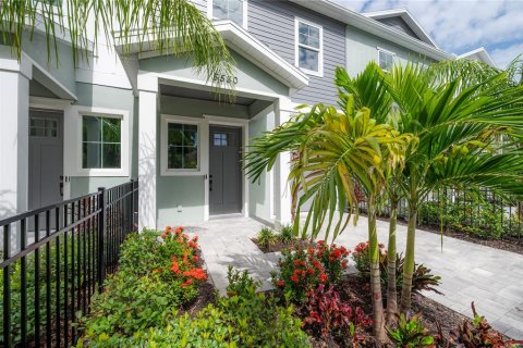 Adosado en Tampa, Florida 3 dormitorios, 189.06 m2 № 2235595