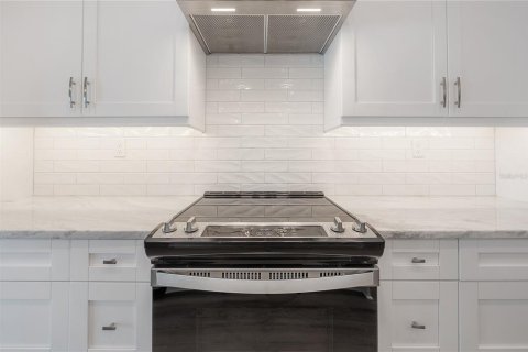 Touwnhouse à vendre à Tampa, Floride: 3 chambres, 189.06 m2 № 2235595 - photo 17
