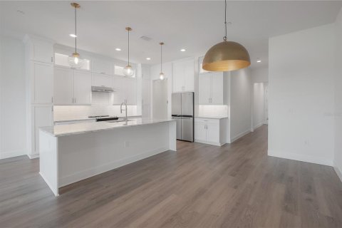 Touwnhouse à vendre à Tampa, Floride: 3 chambres, 189.06 m2 № 2235595 - photo 12
