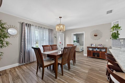Villa ou maison à vendre à New Port Richey, Floride: 2 chambres, 104.52 m2 № 2425649 - photo 6