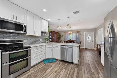 Villa ou maison à vendre à New Port Richey, Floride: 2 chambres, 104.52 m2 № 2425649 - photo 12