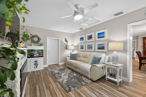 Villa ou maison à vendre à New Port Richey, Floride: 2 chambres, 104.52 m2 № 2425649 - photo 17
