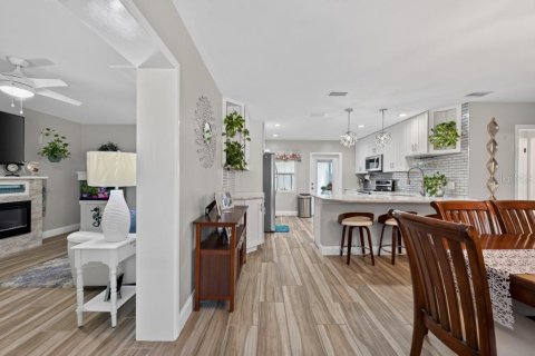 Villa ou maison à vendre à New Port Richey, Floride: 2 chambres, 104.52 m2 № 2425649 - photo 2
