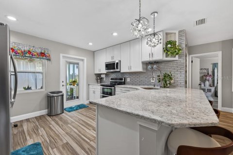 Villa ou maison à vendre à New Port Richey, Floride: 2 chambres, 104.52 m2 № 2425649 - photo 9