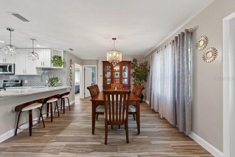 Villa ou maison à vendre à New Port Richey, Floride: 2 chambres, 104.52 m2 № 2425649 - photo 4