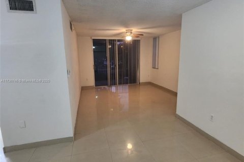 Condo in Doral, Florida, 1 bedroom  № 1485619 - photo 3