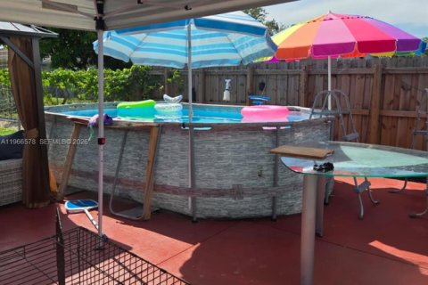 Купить виллу или дом в Хомстед, Флорида 3 спальни, 120.03м2, № 2028871 - фото 9