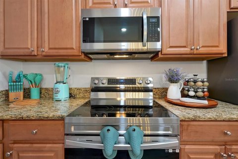 Adosado en venta en Kissimmee, Florida, 5 dormitorios, 188.03 m2 № 1832079 - foto 12