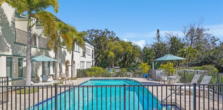 Adosado en Sarasota, Florida 3 dormitorios, 154.87 m2 № 2095298
