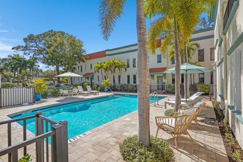 Adosado en venta en Sarasota, Florida, 3 dormitorios, 154.87 m2 № 2095298 - foto 2