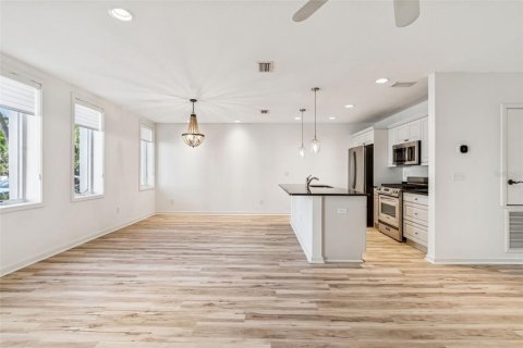 Adosado en venta en Sarasota, Florida, 3 dormitorios, 154.87 m2 № 2095298 - foto 10
