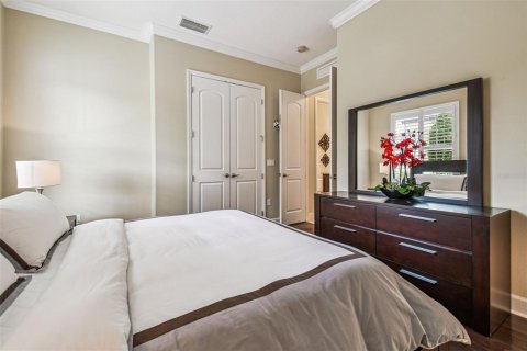 House in Wesley Chapel, Florida 4 bedrooms, 367.71 sq.m. № 1913751 - photo 23