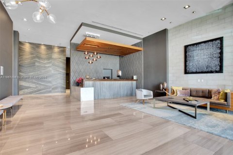 Снять в аренду кондоминиум в Майами, Флорида 2 спальни, 176.14м2, № 2022353 - фото 23