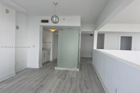 Снять в аренду кондоминиум в Майами, Флорида 2 спальни, 176.14м2, № 2022353 - фото 9
