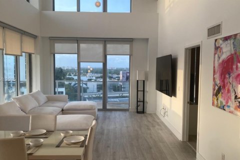 Кондоминиум с 2 спальнями в Майами, Флорида № 2022353