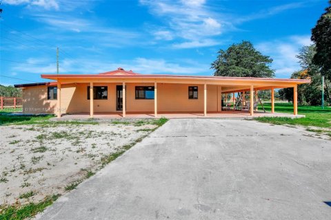 Casa en venta en Miramar, Florida, 5 dormitorios, 242.75 m2 № 1939512 - foto 1