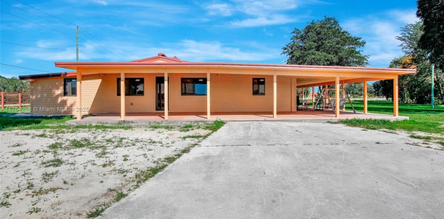 Villa ou maison à Miramar, Floride 5 chambres, 242.75 m2 № 1939512