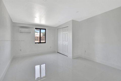 Villa ou maison à vendre à Miramar, Floride: 5 chambres, 242.75 m2 № 1939512 - photo 19
