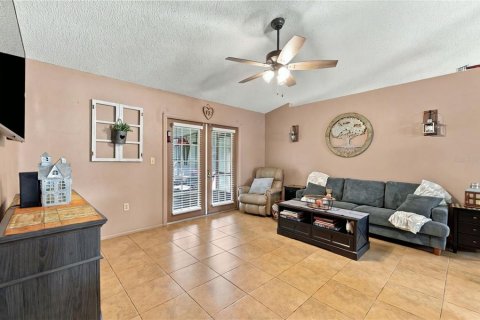 Villa ou maison à vendre à Spring Hill, Floride: 4 chambres, 187.48 m2 № 2436677 - photo 3