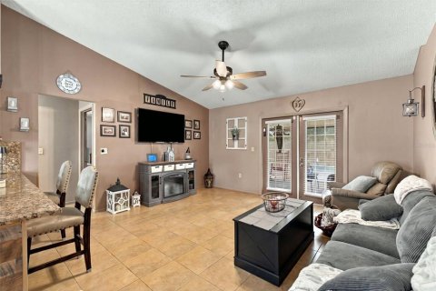 Villa ou maison à vendre à Spring Hill, Floride: 4 chambres, 187.48 m2 № 2436677 - photo 2