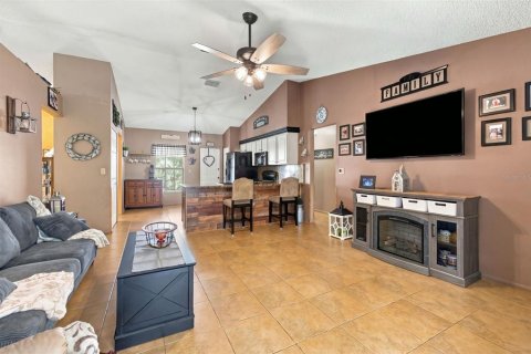 Villa ou maison à vendre à Spring Hill, Floride: 4 chambres, 187.48 m2 № 2436677 - photo 4