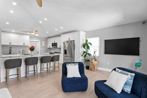 Купить виллу или дом в Редингтон-Шорс, Флорида 3 комнаты, 91.79м2, № 1826936 - фото 11