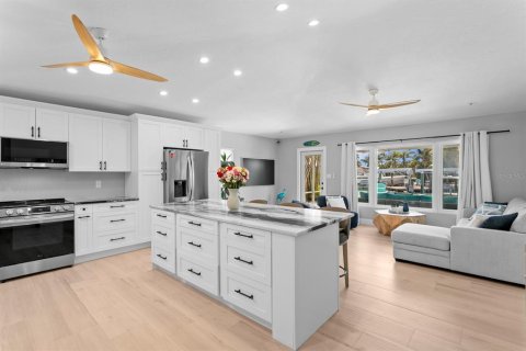 Купить виллу или дом в Редингтон-Шорс, Флорида 3 комнаты, 91.79м2, № 1826936 - фото 5