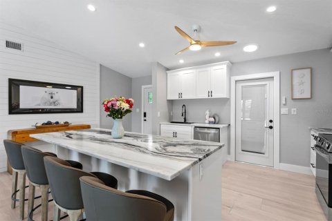 Купить виллу или дом в Редингтон-Шорс, Флорида 3 комнаты, 91.79м2, № 1826936 - фото 6