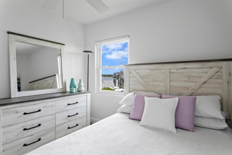 Купить виллу или дом в Редингтон-Шорс, Флорида 3 комнаты, 91.79м2, № 1826936 - фото 22