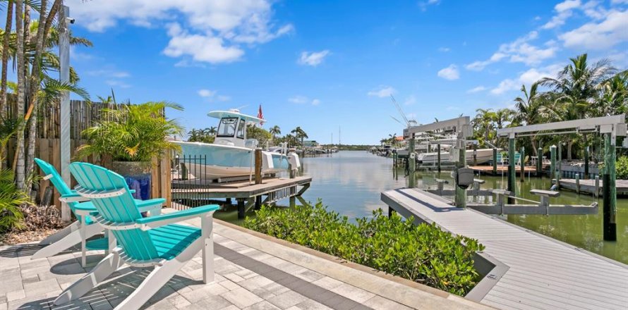 Villa ou maison à Redington Shores, Floride 2 chambres, 91.79 m2 № 1826936