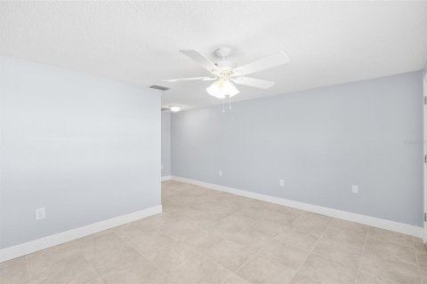 House in New Port Richey, Florida 2 bedrooms, 67.08 sq.m. № 2118356 - photo 14