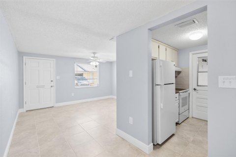House in New Port Richey, Florida 2 bedrooms, 67.08 sq.m. № 2118356 - photo 16